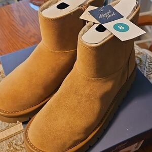 NWT Universal Thread Light Brown Ankle Boots. Sz 8
